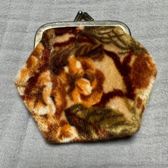 Vintage Floral Tapestry Change Coin Purse Kiss Lock Clutch Wallet 4" x 4" - Picture 1 of 10